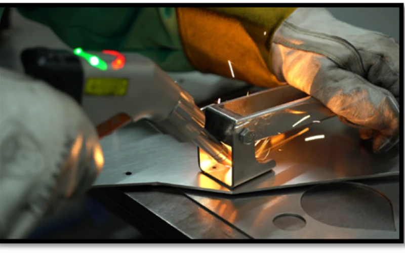 دستگاه جوش لیزر